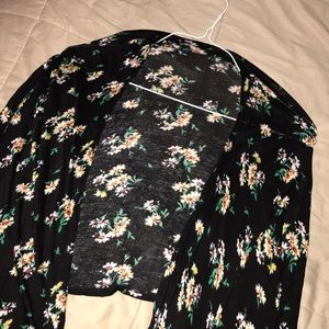 Short sleeve floral cardigan